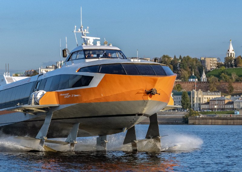 Судно Метеор 120Р